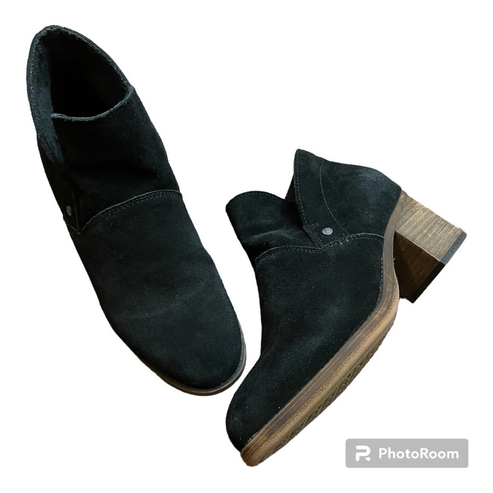 Black Onyx Suede Ankle Boots by BearPaw - Picture 3 of 10